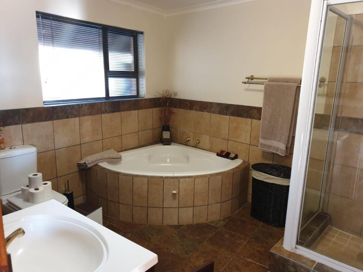 Wag N Bietjie Bush Lodge Heuningneskloof Eksteriør billede