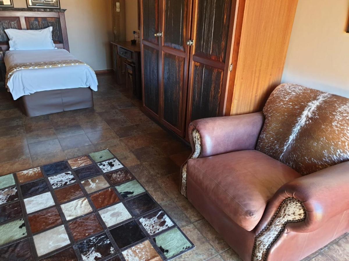 Wag N Bietjie Bush Lodge Heuningneskloof Eksteriør billede