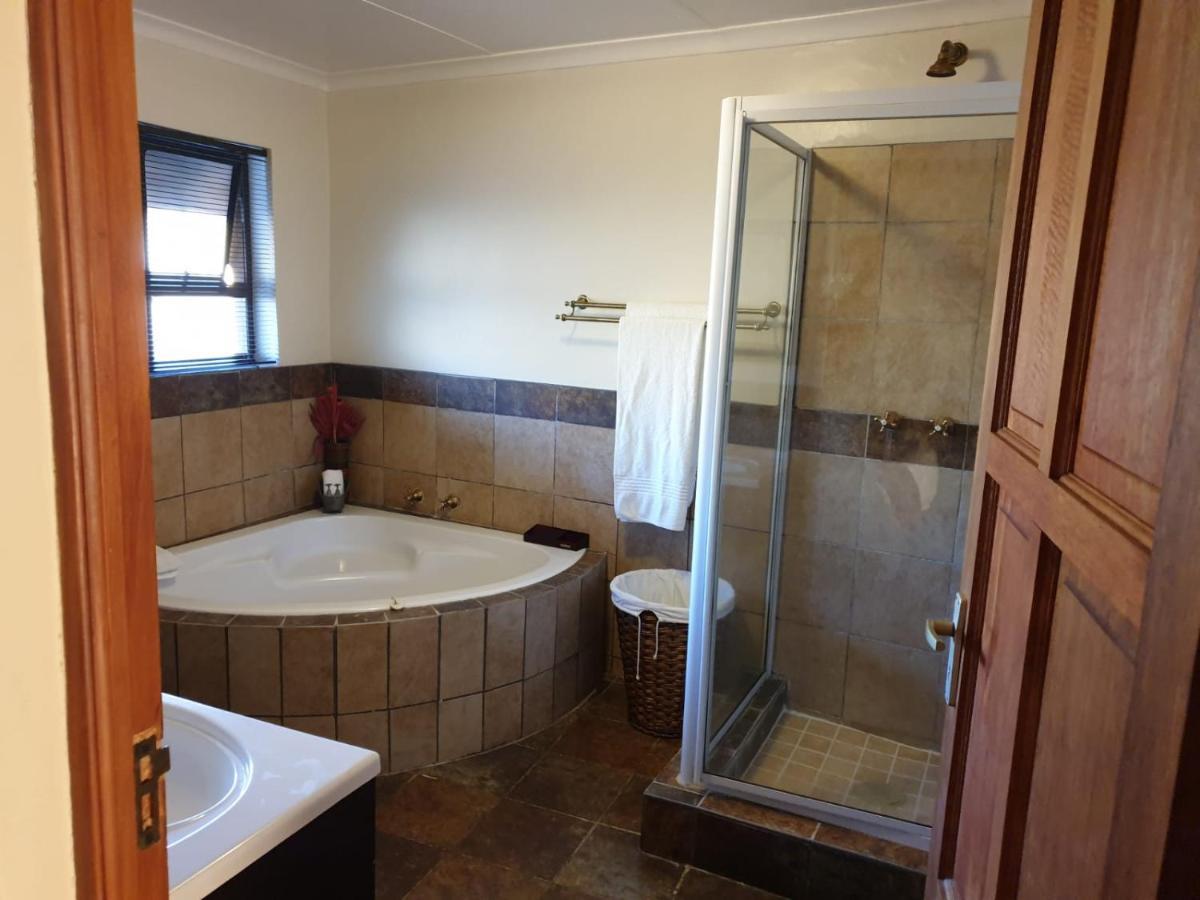 Wag N Bietjie Bush Lodge Heuningneskloof Eksteriør billede