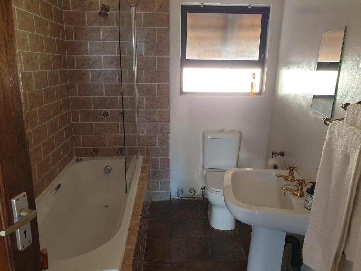 Wag N Bietjie Bush Lodge Heuningneskloof Eksteriør billede